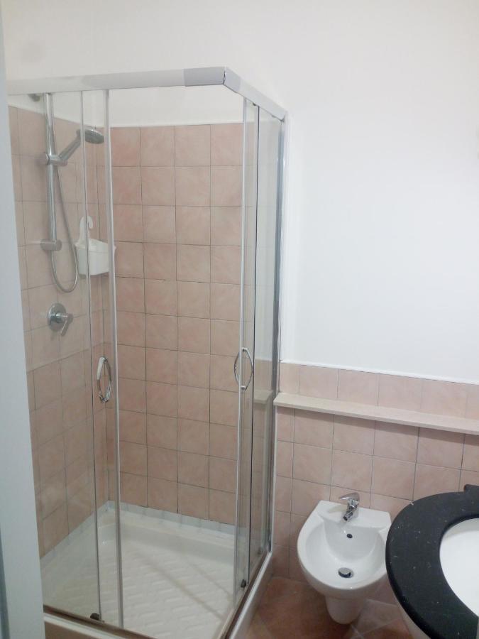 The Holiday House Hotel Santeramo in Colle Bagian luar foto