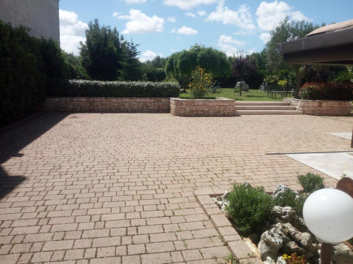 The Holiday House Hotel Santeramo in Colle Bagian luar foto