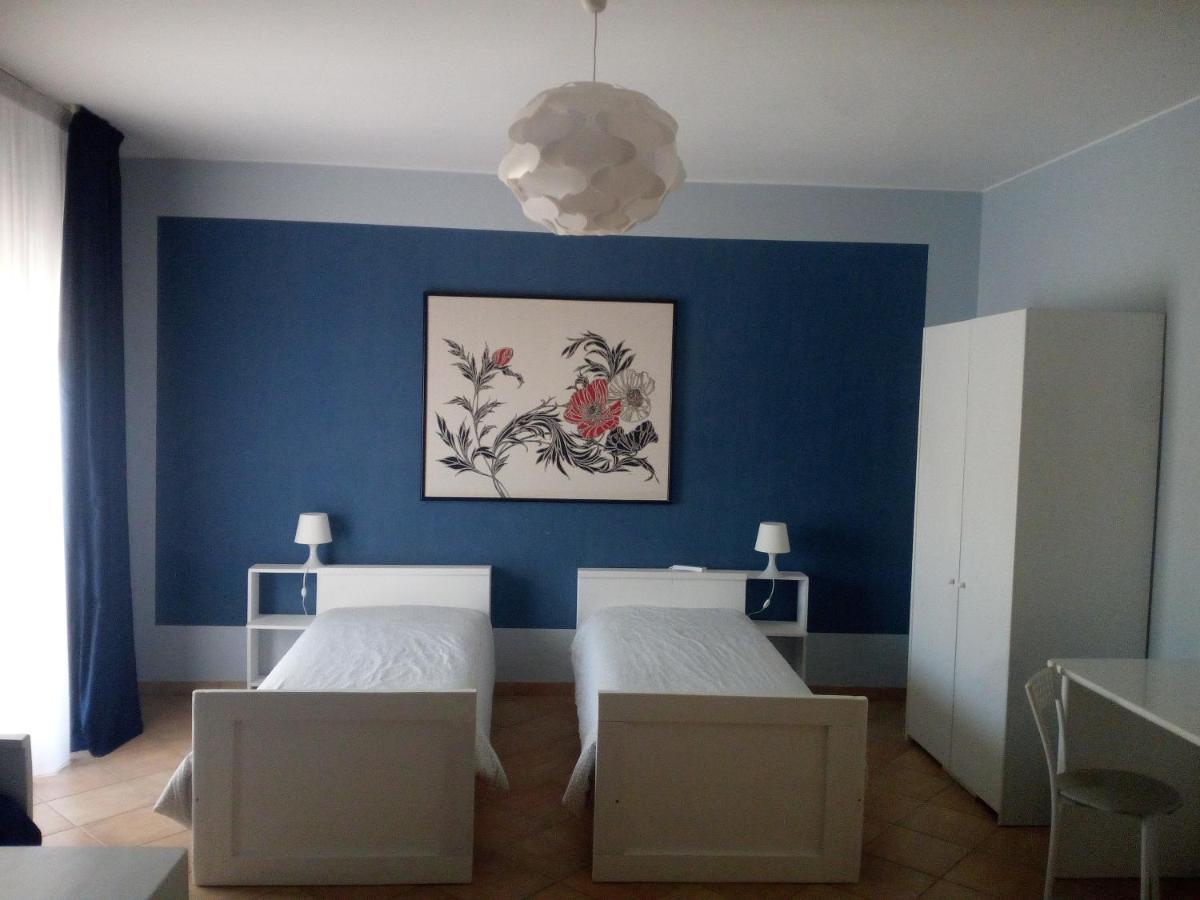 The Holiday House Hotel Santeramo in Colle Bagian luar foto