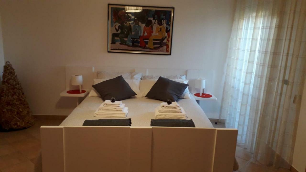 The Holiday House Hotel Santeramo in Colle Bagian luar foto