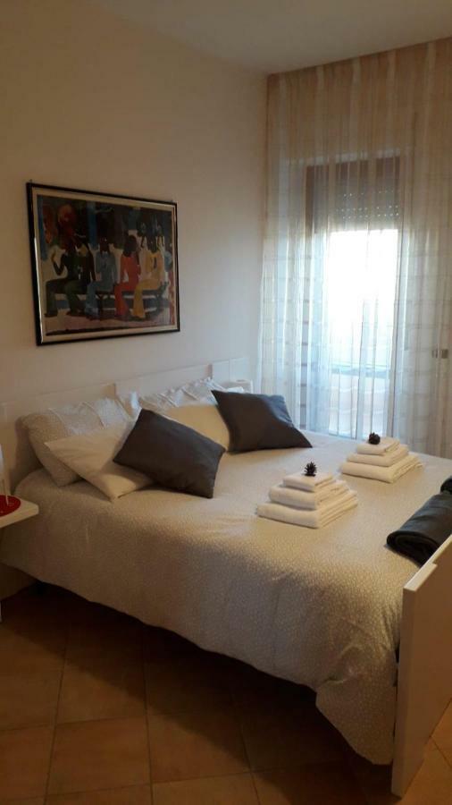The Holiday House Hotel Santeramo in Colle Bagian luar foto