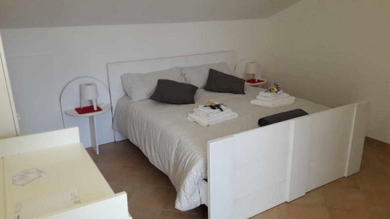 The Holiday House Hotel Santeramo in Colle Bagian luar foto