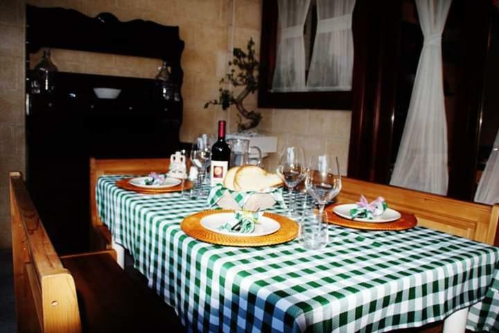 The Holiday House Hotel Santeramo in Colle Bagian luar foto
