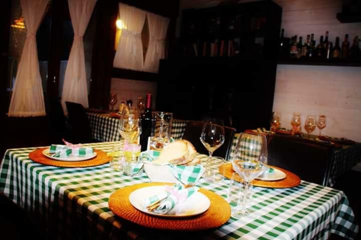 The Holiday House Hotel Santeramo in Colle Bagian luar foto