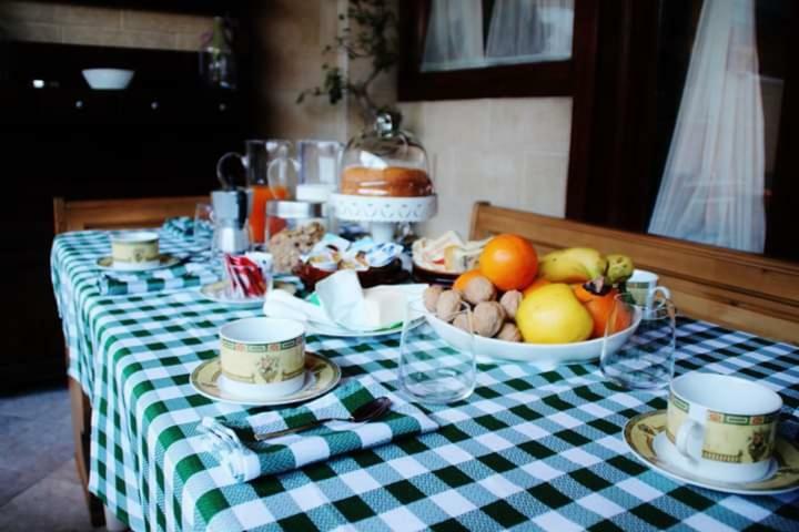 The Holiday House Hotel Santeramo in Colle Bagian luar foto